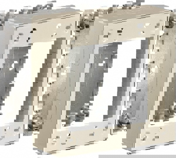 Raceway Fittings & Accessories; Accessory Type: Raceway Box ; Overall Length: 4.64 ; Overall Width: 2 ; Overall Height: 4.54in ; Number Of Gangs: 2; 2 ; For Use With: HBL500 Series Raceways; HBL700 Series Raceways; HBL750 Series Raceways